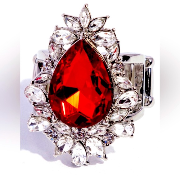 Jewelry - 🔥❤️🔥 STUNNING❗️ PAPARAZZI “CATERING CLASS” RED RING❗️🔥❤️🔥